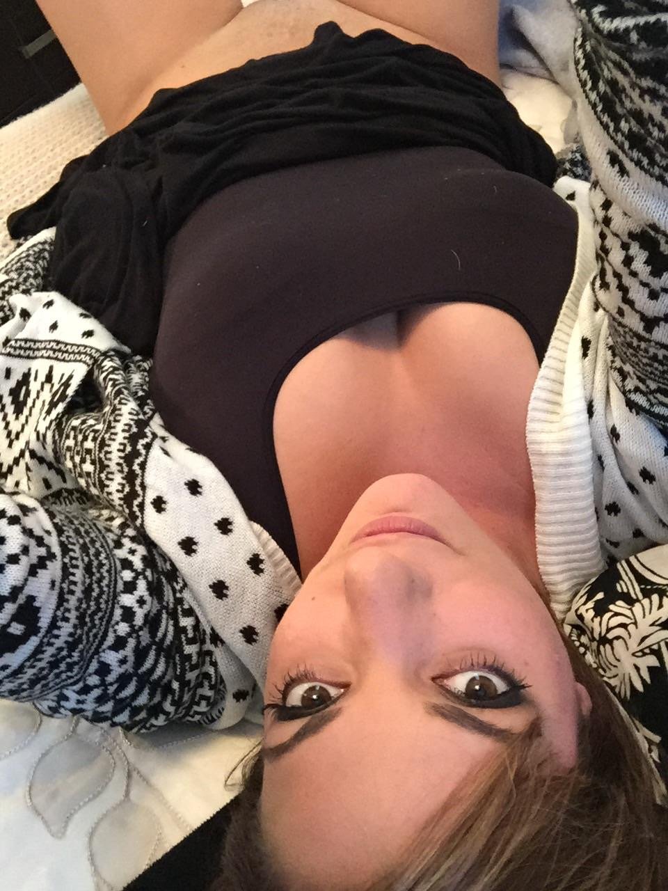 Very cute wife! #92t4SOGN