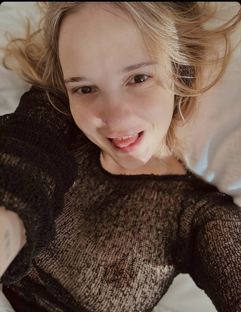 18 YR OLD SPICY PHOTO SHOOT *LEAKED* #evRYpxsI