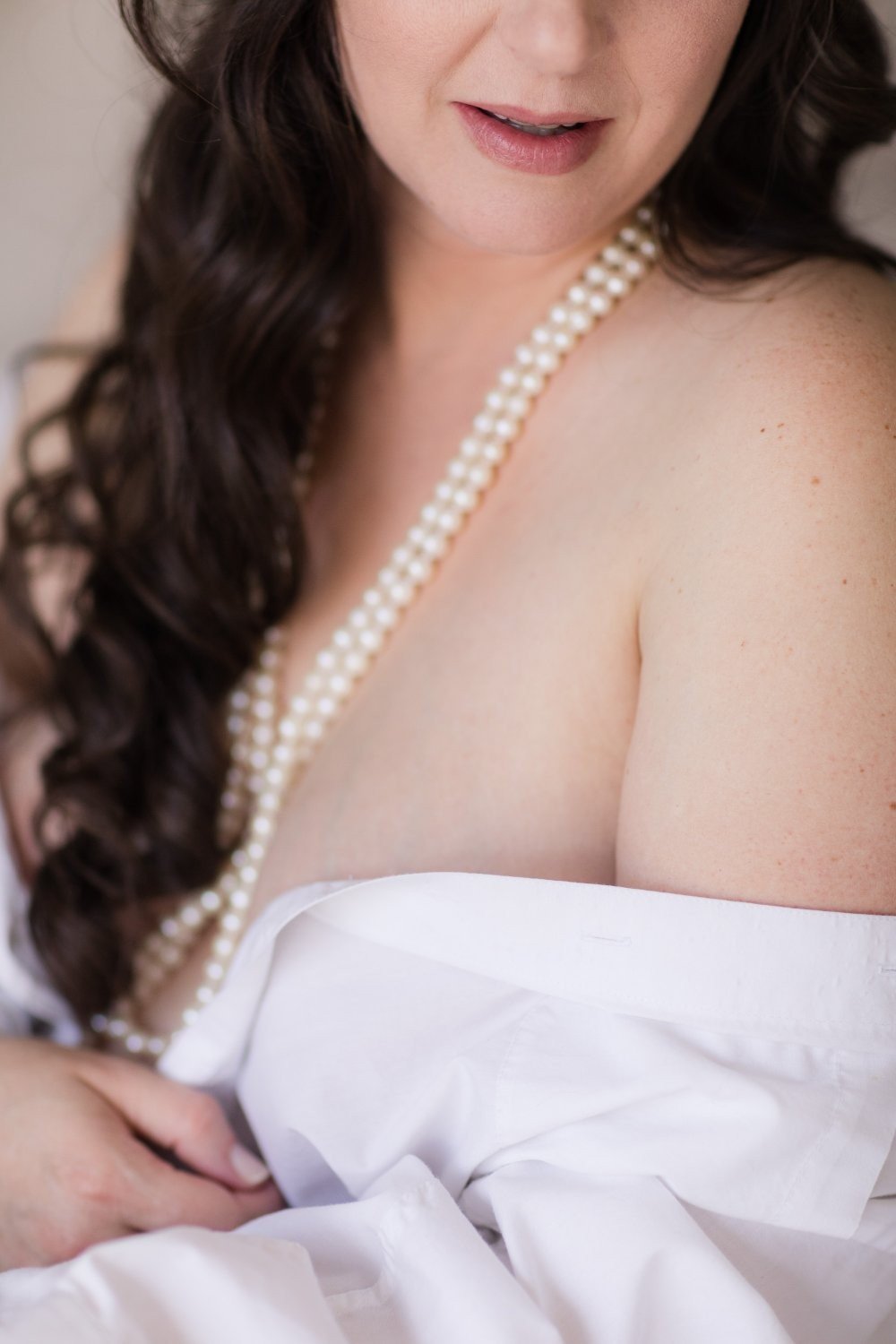 Pregnant Boudoir // Wholesome Brunette Shows off Voluptuous Tits #PDPYLCVG