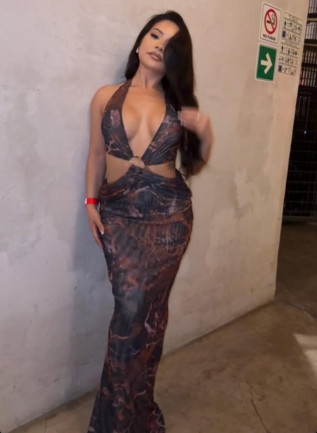 Chola Cali Stripper. Wannabe Strip guru. Buying a bigger chest for tips is not wisdom Einstein lol #3c10UDhF