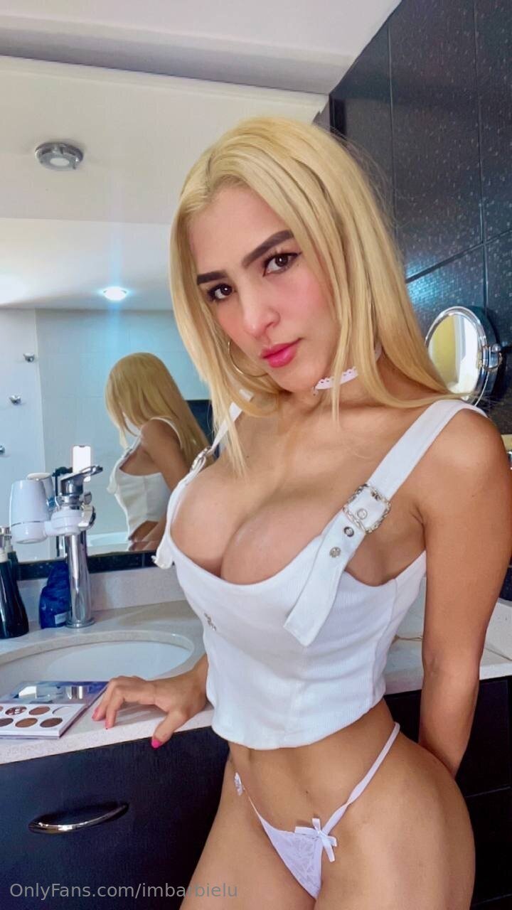 blonde bimbo barbie #pk1Z3H4B