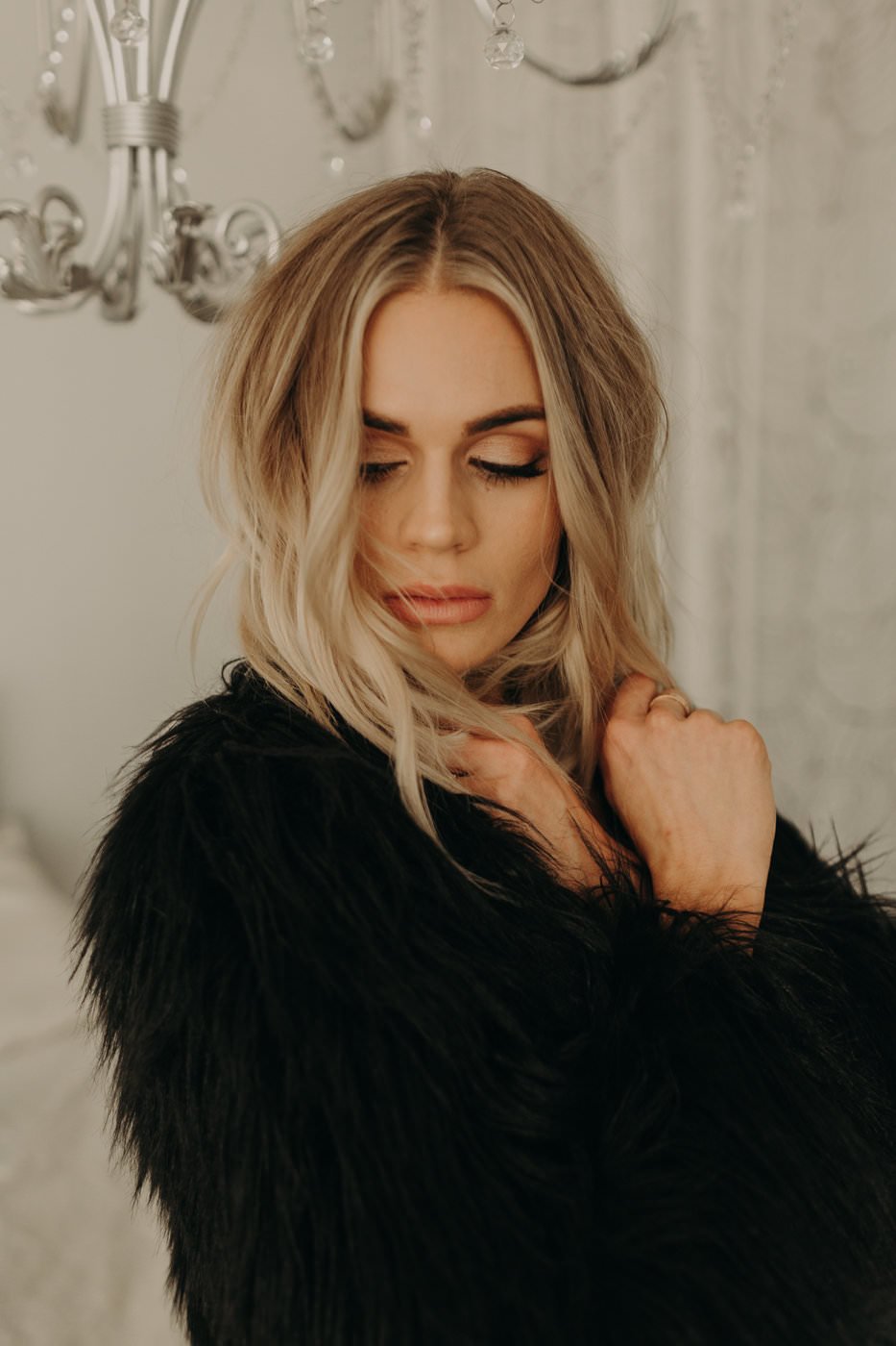 Glamorous Blonde Boudoir #0fdVloq5