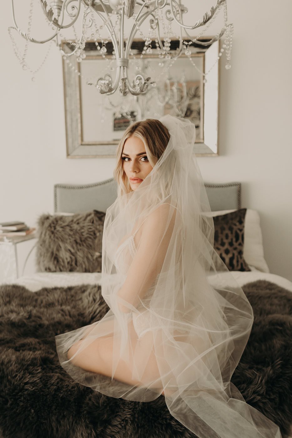 Glamorous Blonde Boudoir #2gyTM1LZ