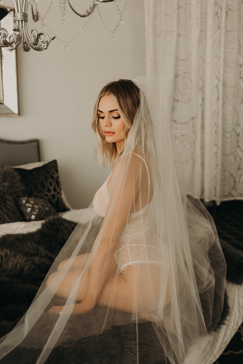 Glamorous Blonde Boudoir #EJxOS18t