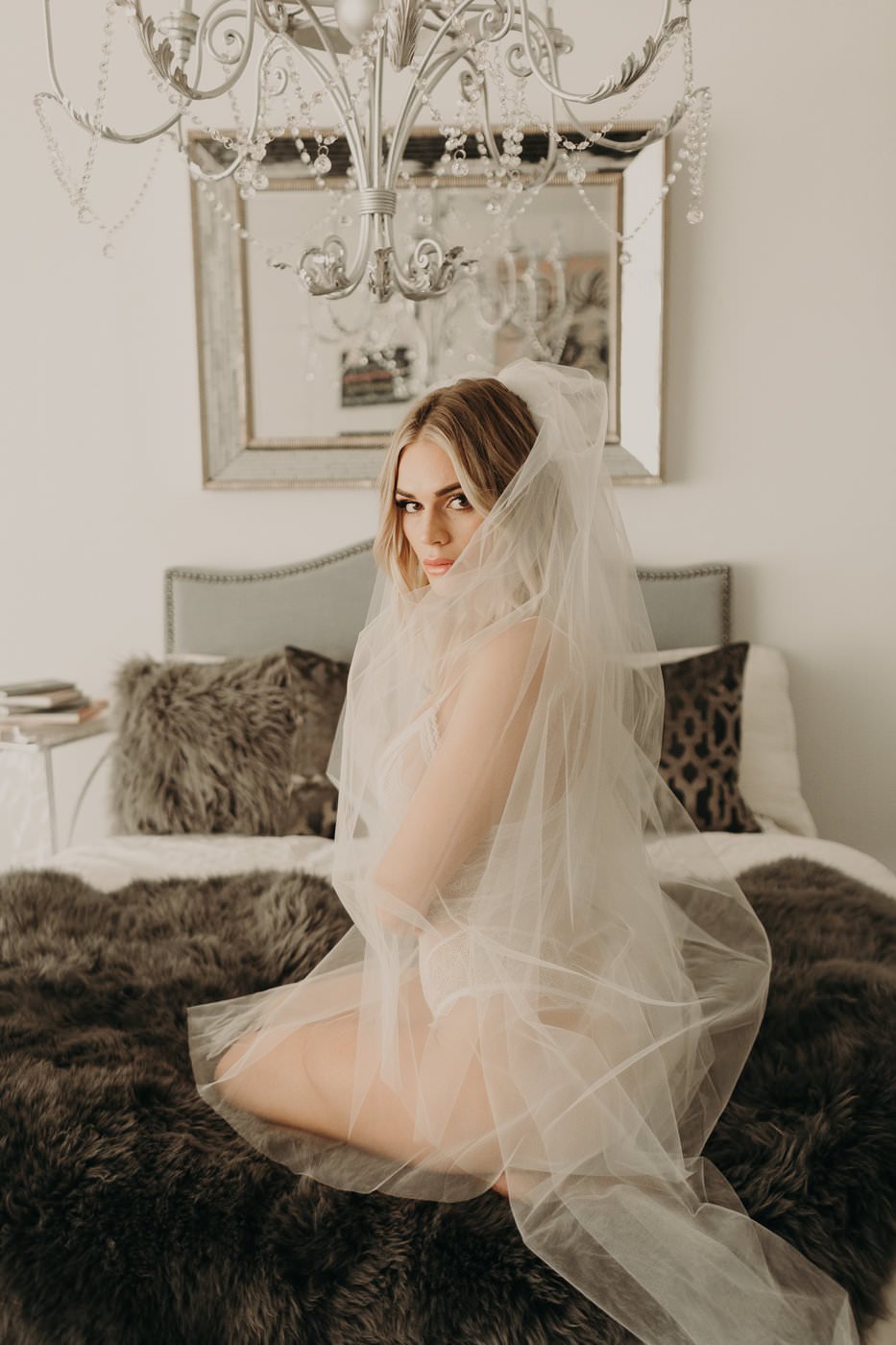Glamorous Blonde Boudoir #OLU5AwKH