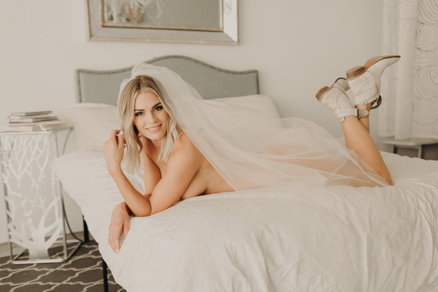 Glamorous Blonde Boudoir #jfnBD3aw