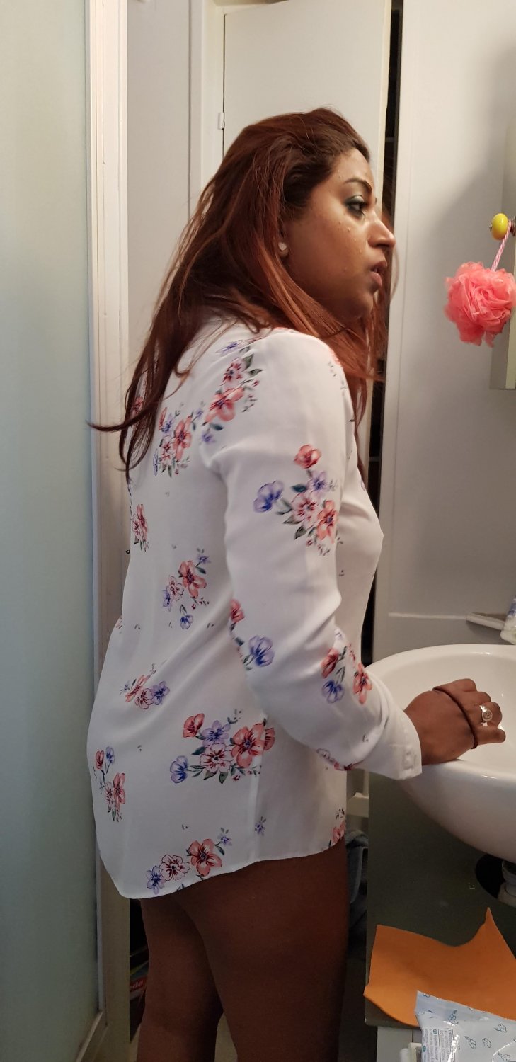 My hotwife in thé bathroom #Err5iPqK