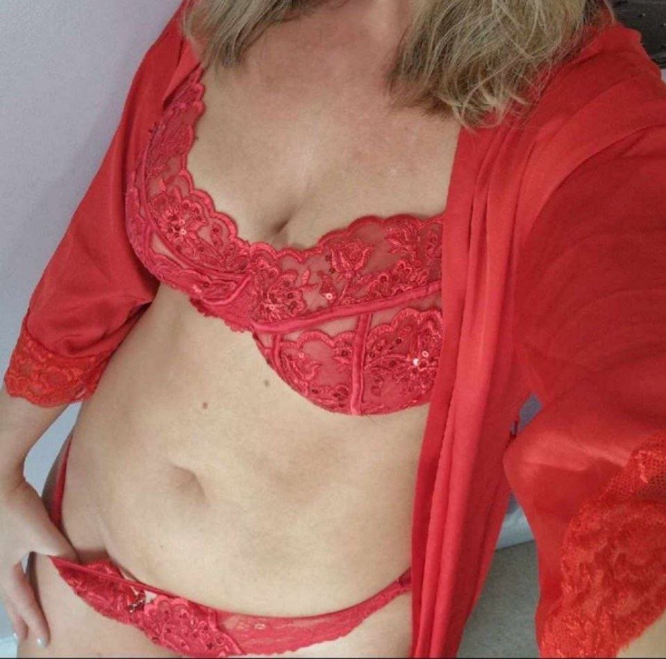 White Cheating MILF exposed for the world to see. Degrade this bitch and make her a webslut. #WoAoBin4